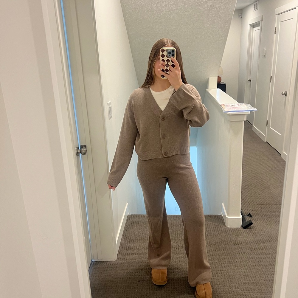 H&M Women's Knit Pants and Cardigan Set